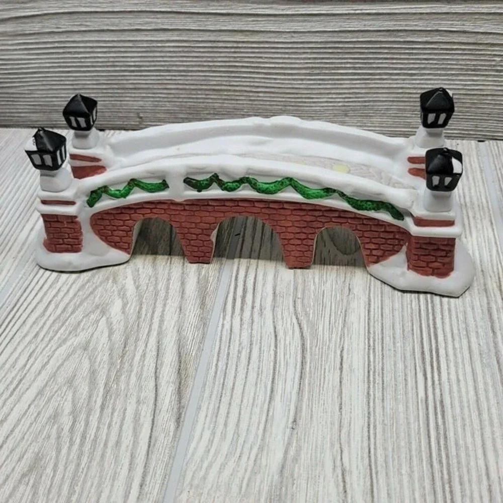 Dickens Keepsake Porcelain Brick Bridge Christmas Village Accessory Red‎ White